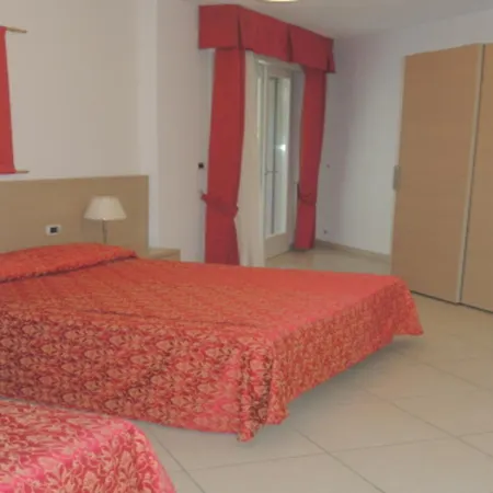 Peaceful Flat Next To The With Balcony Διαμέρισμα Μπιμπιόνε