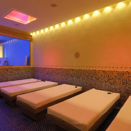 Peaceful Flat Next To The With Balcony Διαμέρισμα *