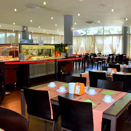 Apartment Peaceful Flat Next To The With Balcony