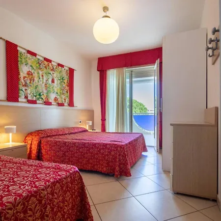 Peaceful Flat Next To The With Balcony * Μπιμπιόνε