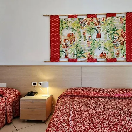 Peaceful Flat Next To The With Balcony * Μπιμπιόνε