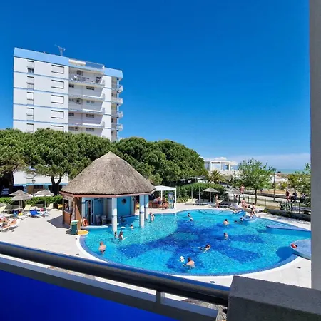 Διαμέρισμα Peaceful Flat Next To The With Balcony *
