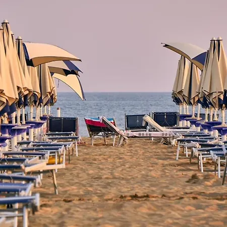 Διαμέρισμα Peaceful Flat Next To The With Balcony Μπιμπιόνε